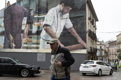 Una imagen de un mural gigante de Berga.