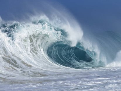 Una ola en el Océano Pacífico.