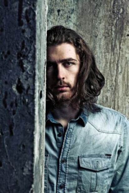 Andrew Hozier empezó a componer a los 15 años y daba conciertos en ambientes góticos.