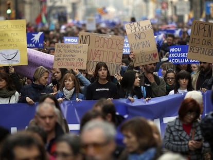 Manifestación en favor de la acogida de refugiados en Barcelona en 2017