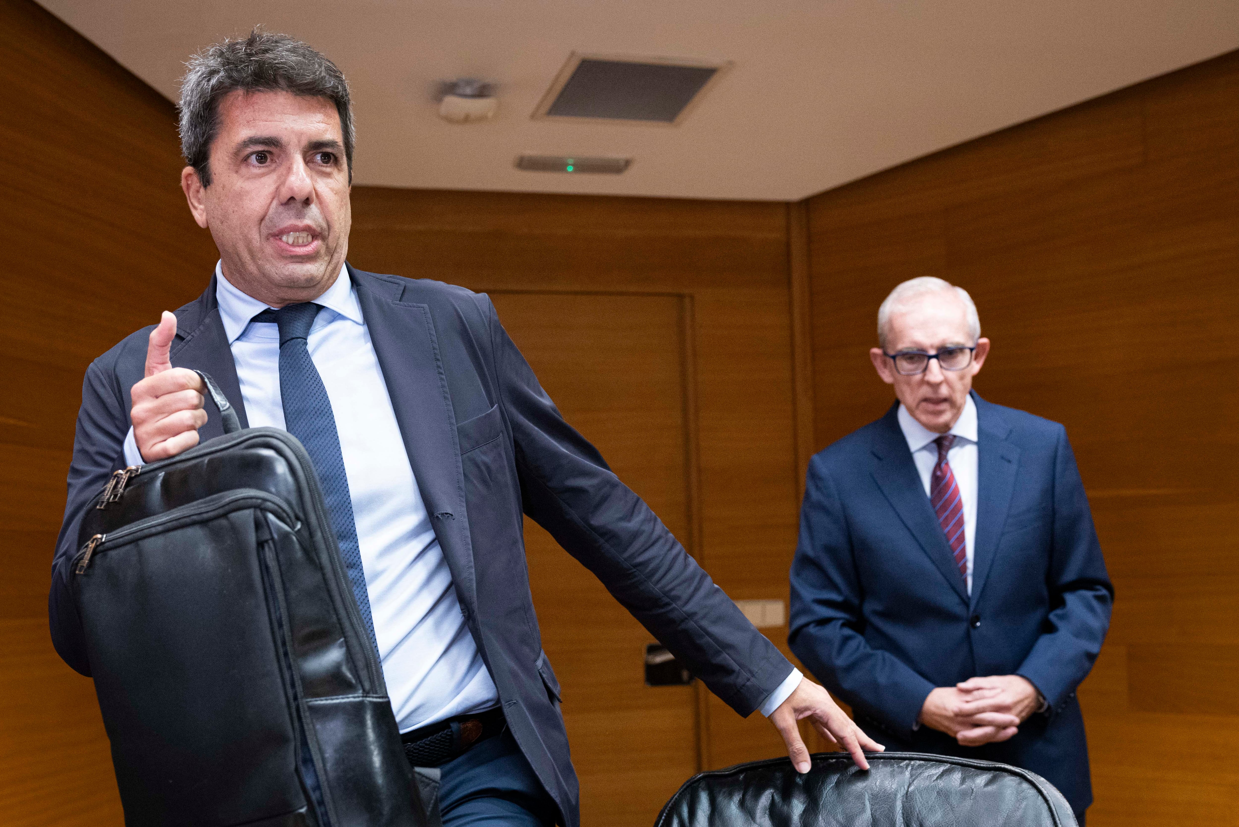 El presidente en funciones de la Comunidad Valenciana, Carlos Mazón, en la comisión este martes.