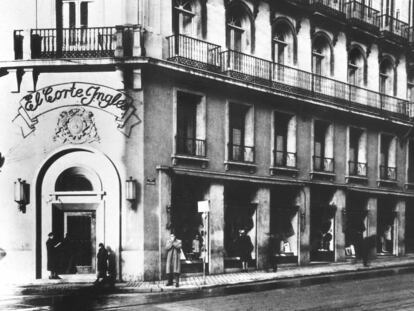 Fotografía histórica de una tienda de El Corte Inglés.