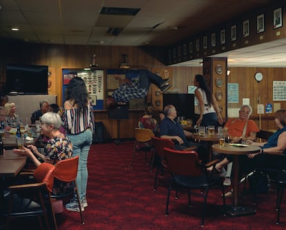 'In the Legion' (2022), una de las últimas fotografías de Jeff Wall, expuesta en La Virreina de Barcelona.