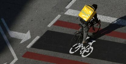 Un repartidor del Glovo en Barcelona.