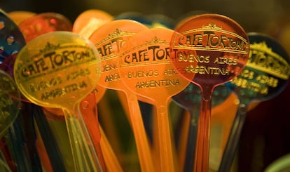 Detalle del célebre café Tortoni, en Buenos Aires.