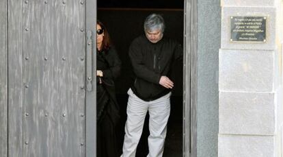 El empresario Lázaro Baez acompaña a Cristina Fernández.