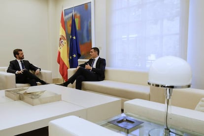 Pedro Sánchez (r) and Pablo Casado in Madrid.