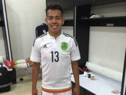 Sebastián Saucedo, con la camiseta de México