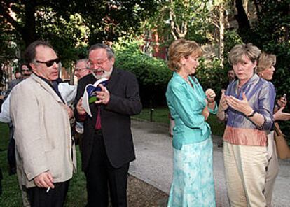 De izda. a dcha., Javier Marías, Fernando Savater, Esperanza Aguirre y Pilar del Castillo.