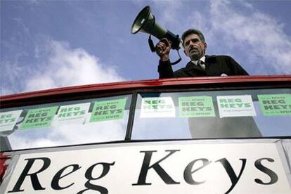 Reg Keys hace campaña como candidato independiente en Sedgefield, la circunscripción de Blair.