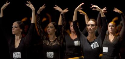 Bailarinas en la prueba para la plaza libre en el Ballet Flamenco de Andalucía.