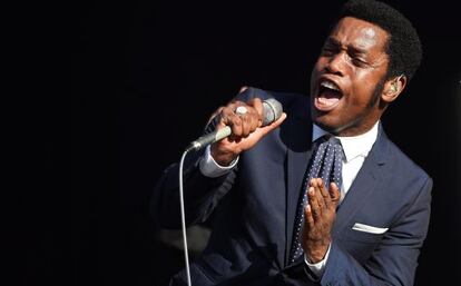 El cantante Ty Taylor de la agrupaci&oacute;n estadounidense Vintage Trouble en el festival Super Bock.