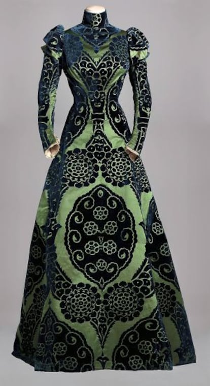 Vestido de té de Charles Frederick Worth (1895).