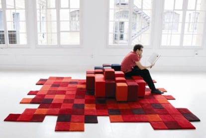 Do-Lo-Rez, alfombra-asiento de Ron Arad;
