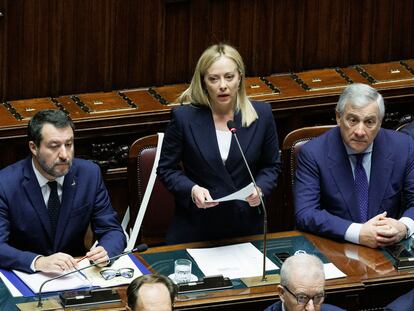 Giorgia Meloni se dirige a la Cámara de Diputados en Roma.