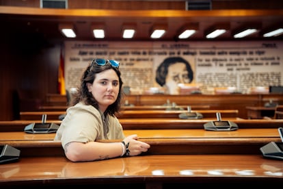 Yanhira López, joven extutelada, este viernes en el Senado.