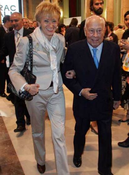La vicepresidenta  María Teresa Fernández de la Vega y  Jesús de  Polanco.