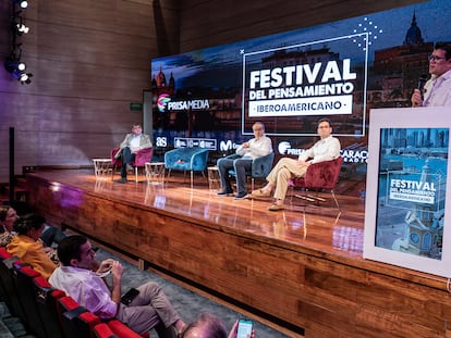 Felipe Cabrales, a la derecha, durante el Festival Prisa de Pensamiento Iberoamericano en Cartagena, Colombia, en junio de 2022.