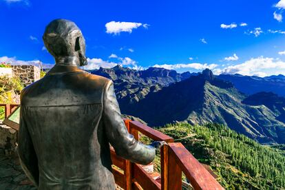Estatua de Miguel de Unamuno en el mirador del pueblo de Artenara, situado en el punto más alto de la isla de Gran Canaria.