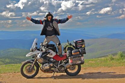 El ltimo tramo de la vuelta al mundo de Miquel Silvestre a lomos de la moto Atrevida atraviesda Canad y Alaska para acabar en el Crculo Polar ?rtico.