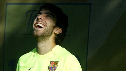 Oleguer riéndose antes de comenzar un entrenamiento con el Barcelona.