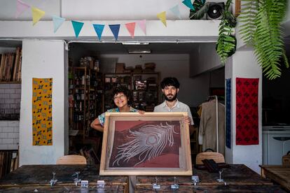 Gabriela Rodriguez y Xavier Robledo, creadores de Fábrica de Texturas en Madrid.