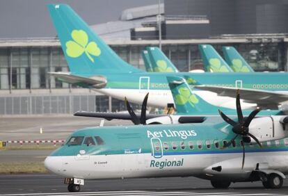 Aviones de Aer Lingus en el aeropuerto de Dublín