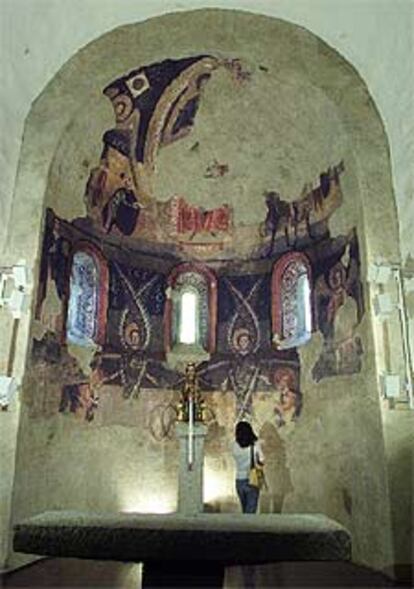 Reproducción de las pinturas del ábside de Santa Maria d'Àneu.