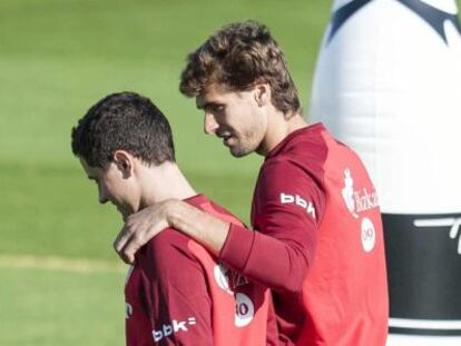 Llorente y Ander Herrera, en el entrenamiento en Bilbao.