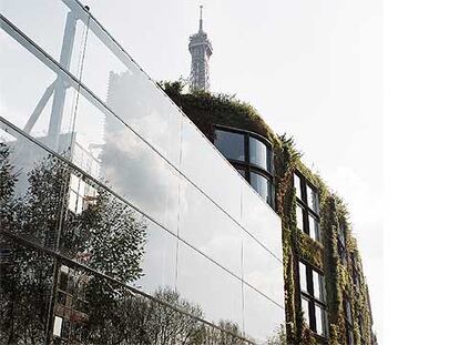 Fachada del Musée de Quai de Branly, de Jean Nouvel, que abre sus puertas el viernes 23 de junio.