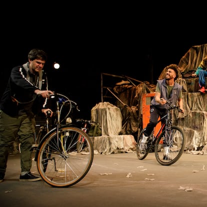 Escena de la obra de teatro Los de ahí, de Claudio Tolcachir