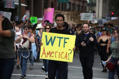 Manifestaci&oacute;n en Los &Aacute;ngeles contra el presidente electo Trump, el 12 de noviembre.