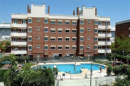 Aspecto del edificio reconstruido en la calle de Carmen Martín Gaite de Leganés.