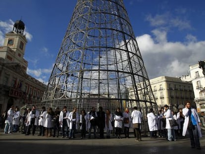 Momento de la concentración de médicos y residentes en la Puerta del Sol.