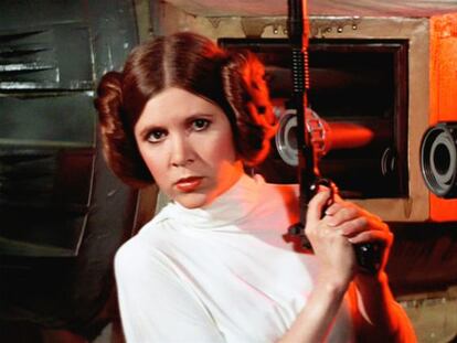 Carrie Fisher, la princesa Leia en plena acción galáctica.