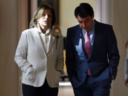 Ana Botella e Ignacio Gonz&aacute;lez, en una reuni&oacute;n en Sol.