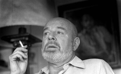 El poeta Jaime Gil de Biedma, en 1986.