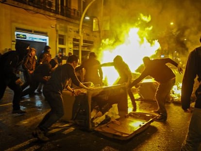 Protestes pel desallotjament de Can Vies la primavera del 2014.