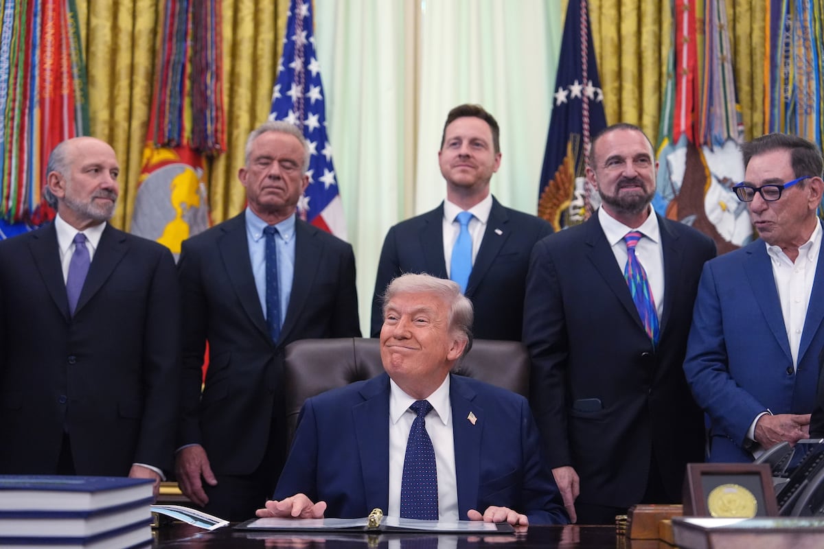 Trump ordena “disparar a matar” a los barcos que minen Ormuz y dice que Irán no sabe “quién es su líder”