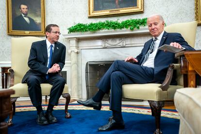 Isaac Herzog (izquierda) y Joe Biden, este martes en la Casa Blanca.