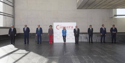 José Vicente Morata, presidente de la Cámara de Valencia; Fernando Abril-Martorell, presidente de Indra; Ignacio Sánchez Galán, presidente de Iberdorla; Ana Botín, presidenta de Santander; Nadia Calviño, vicepresidenta tercera y ministra de Asuntos Económicos y Transformación Digital; Luis Bonet, presidente de la Cámara de España, José María Álvarez-Pallete, presidente de Telefónica; Carlos Torres, presidente de BBVA; y Gerardo Cuerva, presidente de la Cámara de Granada.