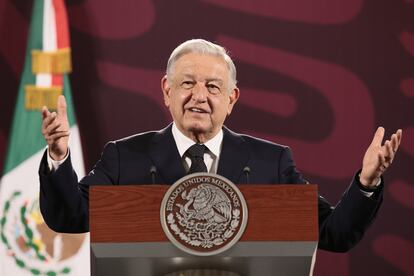 López Obrador reconoce durante la conferencia matutina la lucha entre grupos criminales en la frontera sur de México, este 16 de mayo. 