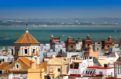 Vistas desde lo alto de Torre Tavira del casco antiguo de Cádiz.