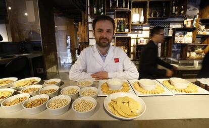 Daniel Martínez presenta resultados de un proyecto para introducir productos innovadores con legumbres y garbanzos locales.