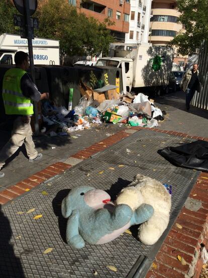 Fotografía remitida por M.S. de las inmediaciones de la plaza de Barceló.