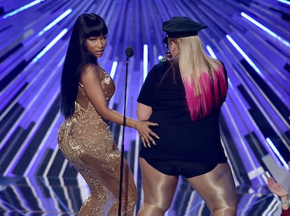 Nicki Minaj actuando en los MTV Video Music Awards de 2015