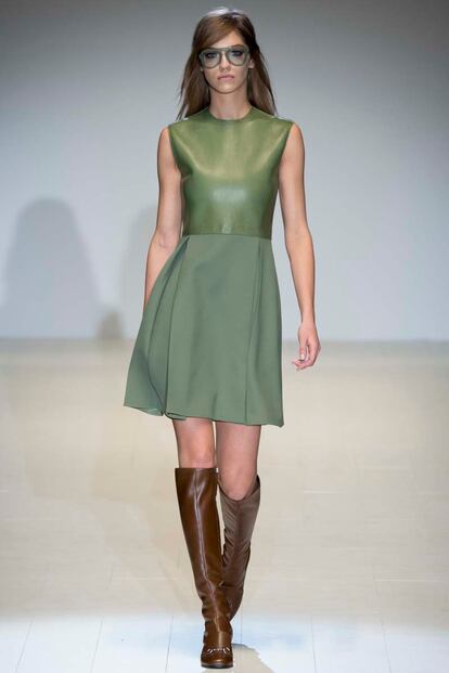 La colección otoño-invierno de Gucci y su estética sixties también es una referencia ineludible este otoño. Atención a este vestido.