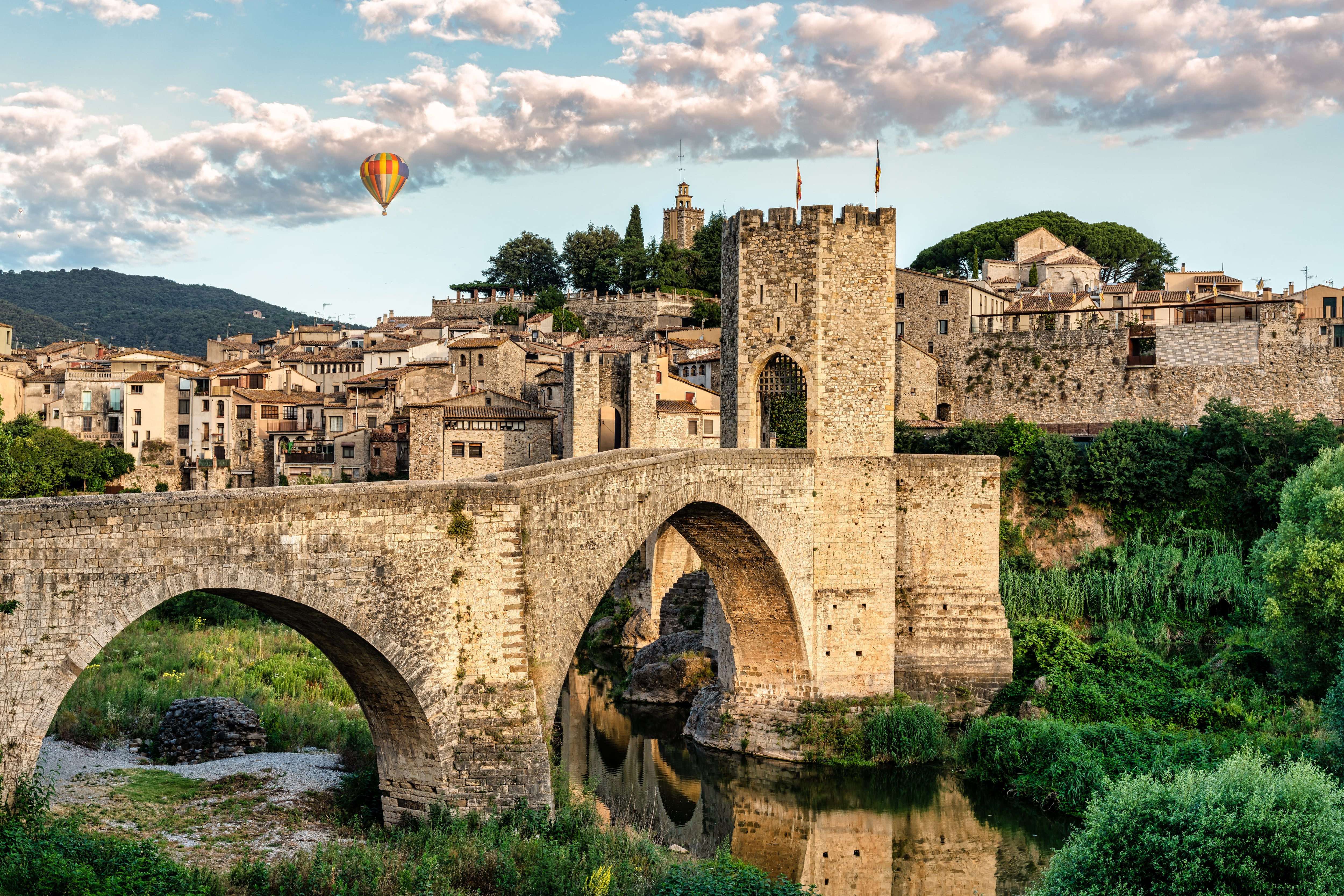 El puente romano de Besalú, en la Garrotxa (Girona).