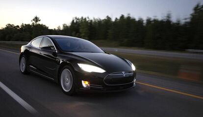 Tesla Model S.