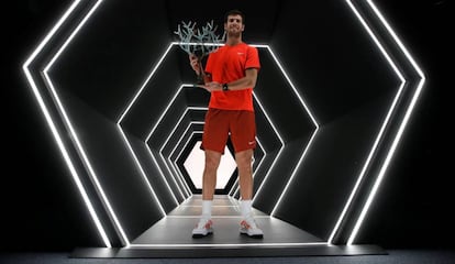 Khachanov posa con el trofeo de París-Bercy el pasado domingo.